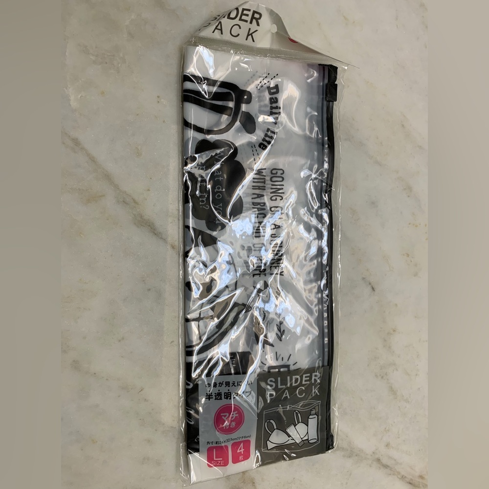 NWT 4 Pack Large Travel Bags